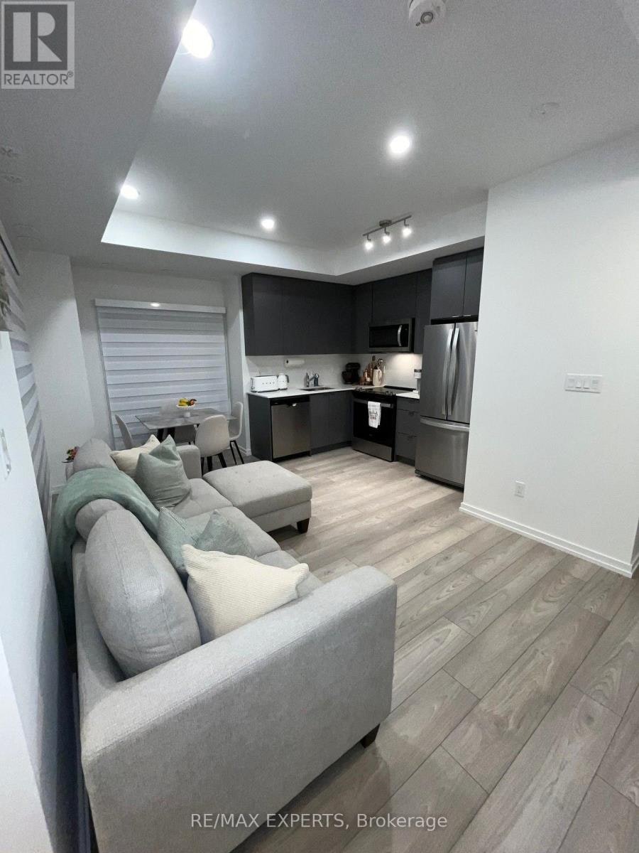 27-14 Lytham Green Circle, Newmarket, ON, L3Y 0H3 - 13