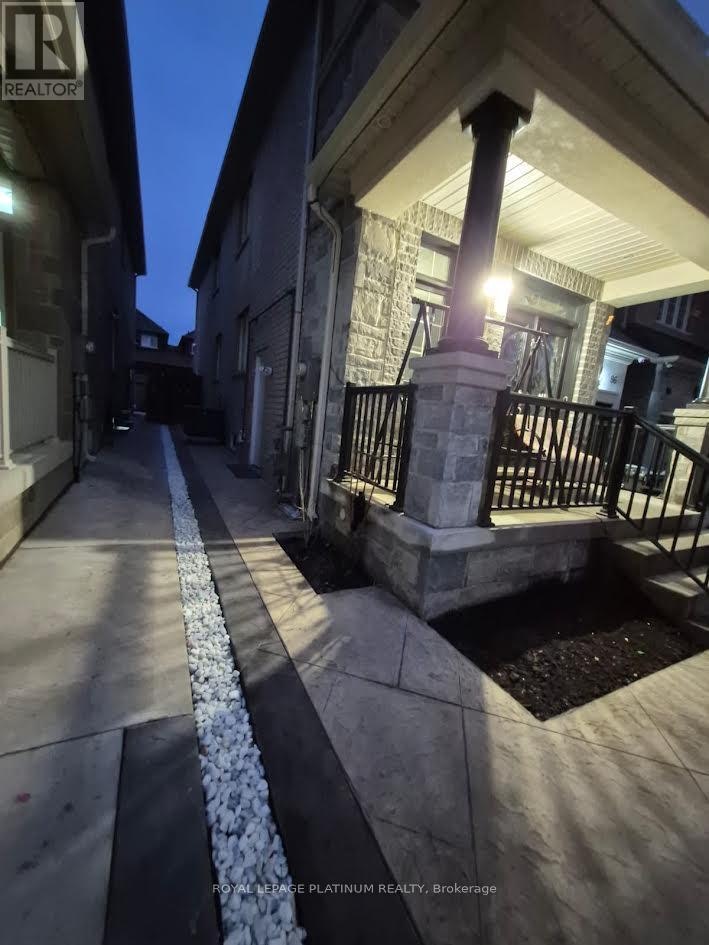 86 Villadowns Trail, Brampton, ON, L6R 3Y9