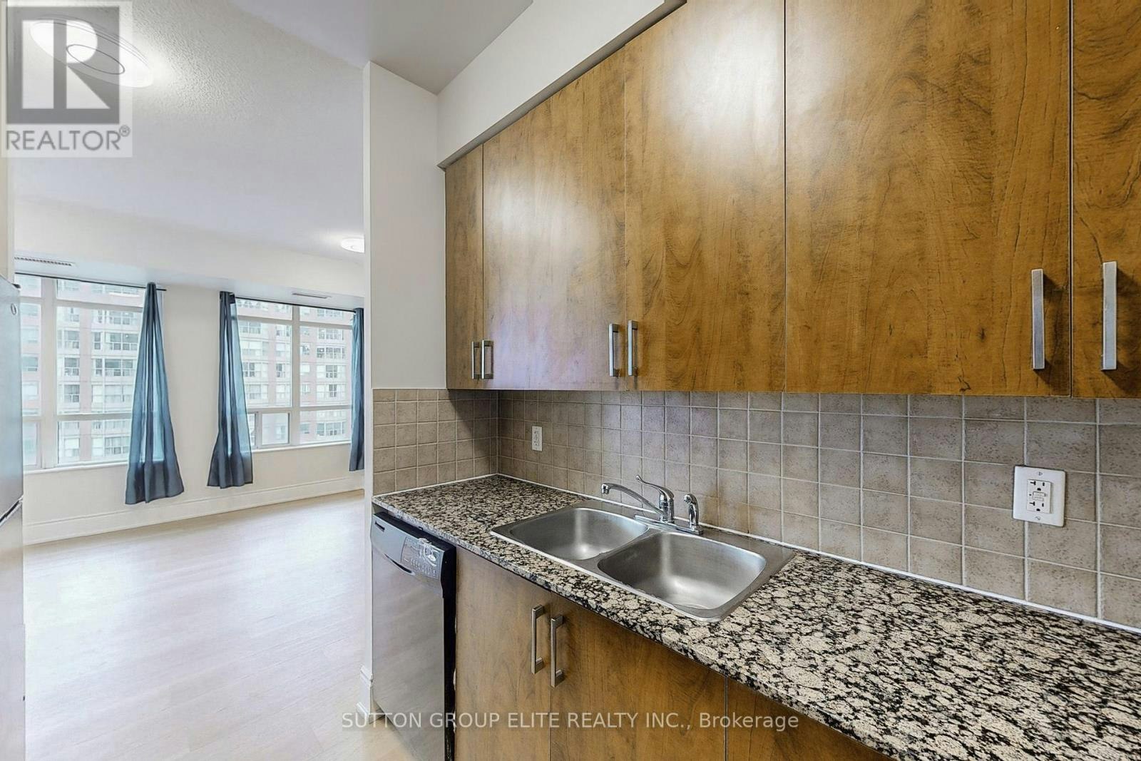 1511-310 Burnhamthorpe Road W, Mississauga, ON, L5B 3Y5 - 12
