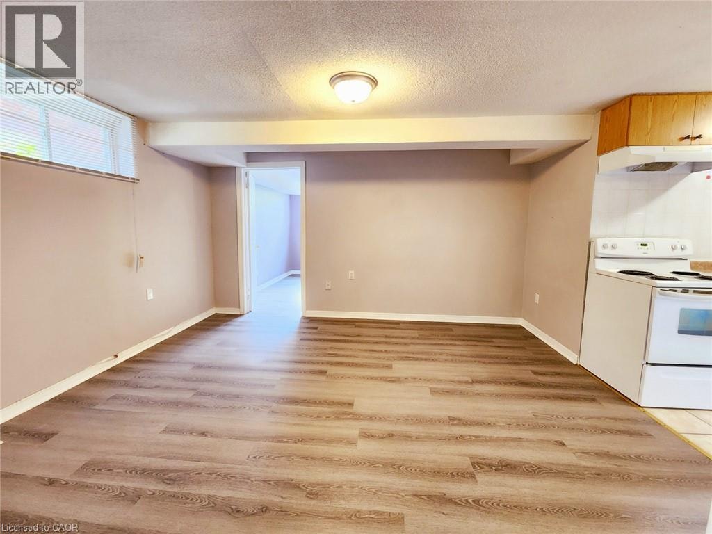 B-25 Gosling Gardens, Guelph, ON, N1G 5J8 - 5