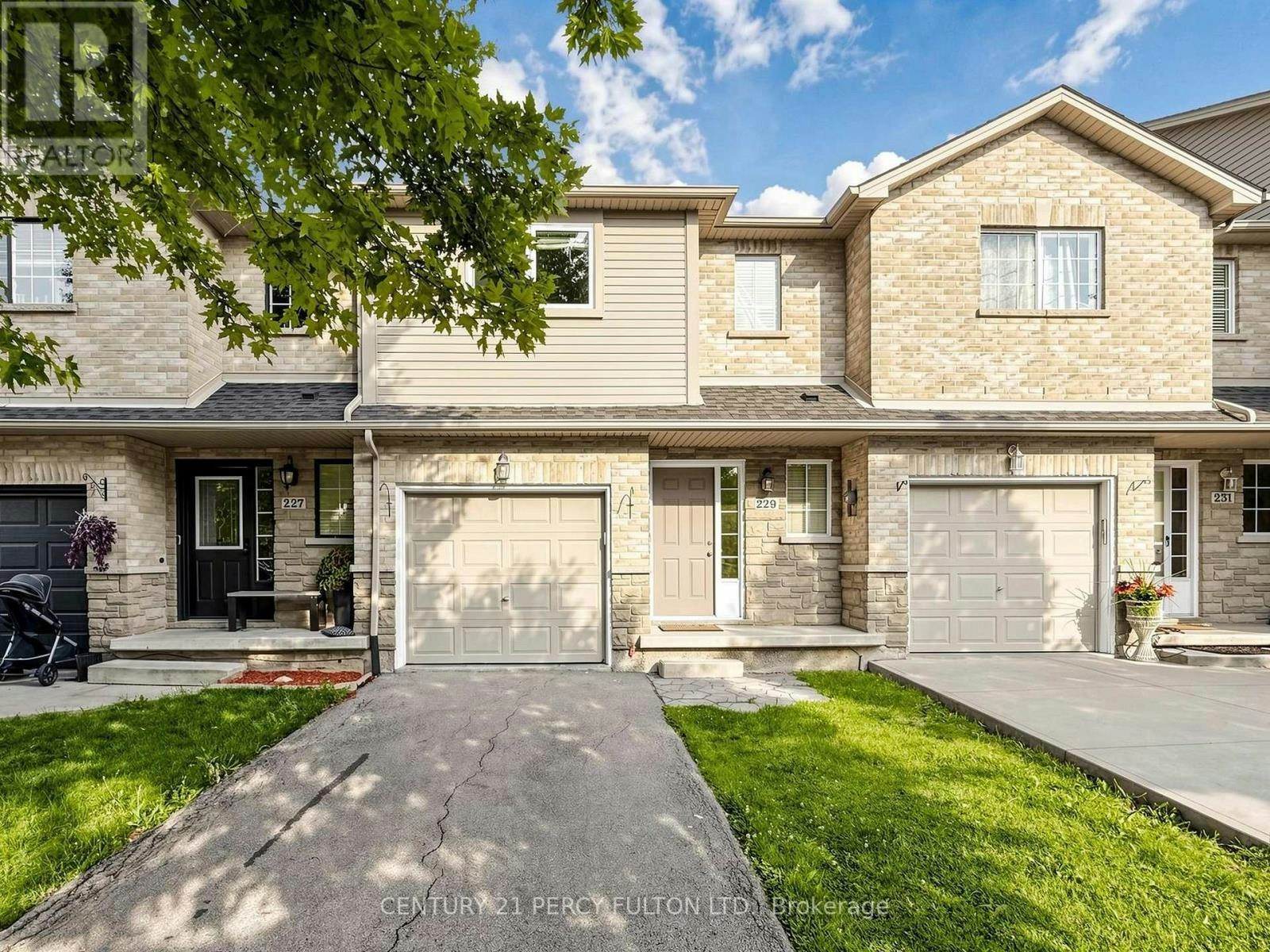 229 Dicenzo Drive, Hamilton, ON, L9B 2X7