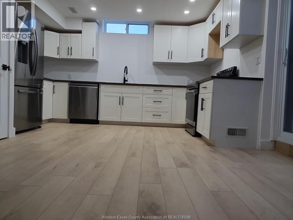 LOWER-631 Holburn Street, Windsor, ON, N9E 0B3 - 3