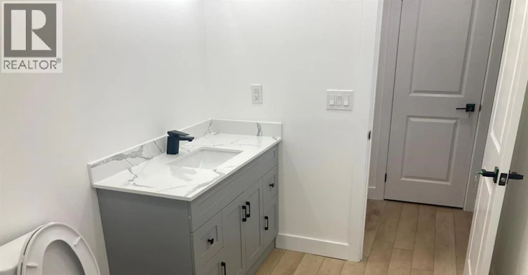 LOWER-631 Holburn Street, Windsor, ON, N9E 0B3 - 14