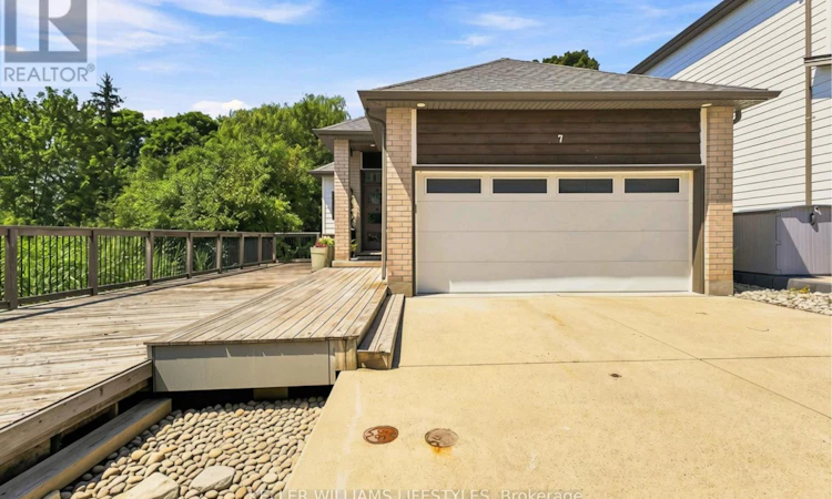 7-727 Apricot Drive