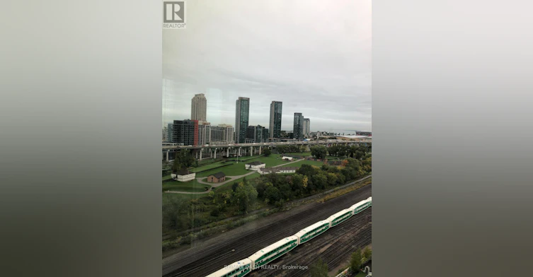 1504W-27 Bathurst Street, Toronto, ON, M5V 2P1 - 6