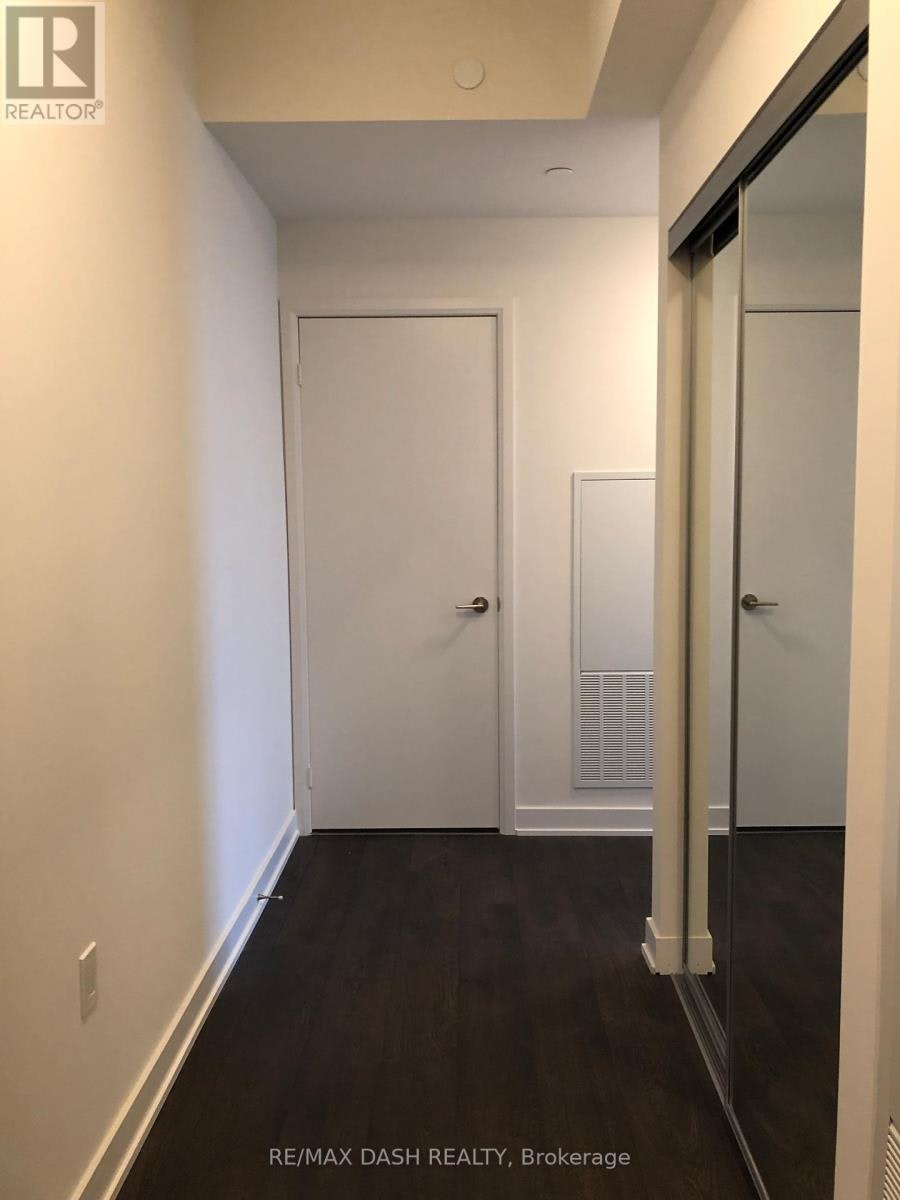 1504W-27 Bathurst Street, Toronto, ON, M5V 2P1 - 2