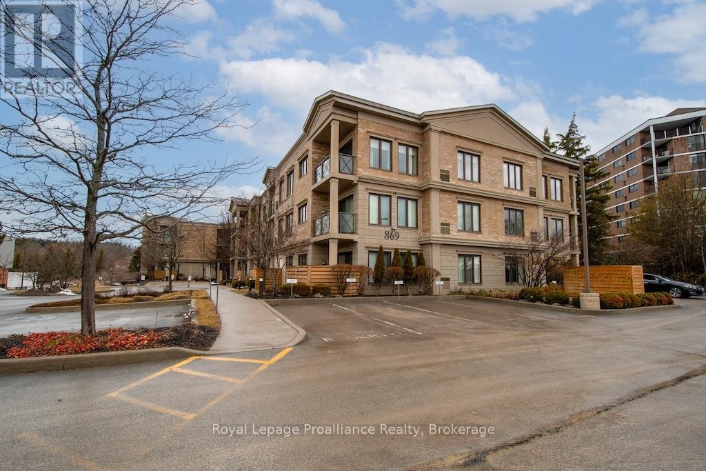212-869 Clonsilla Avenue, Peterborough, ON, K9J 0B7