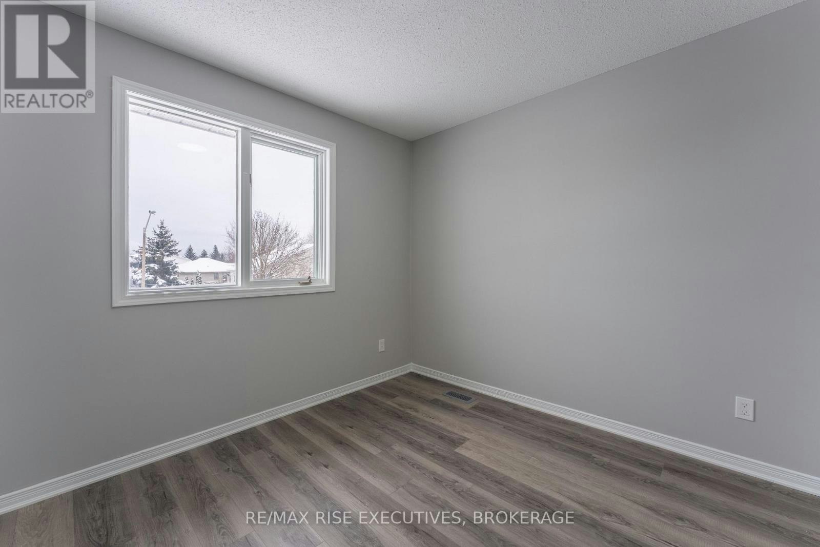 1-312 Waterloo Drive, Kingston, ON, K7M 8P3 - 12
