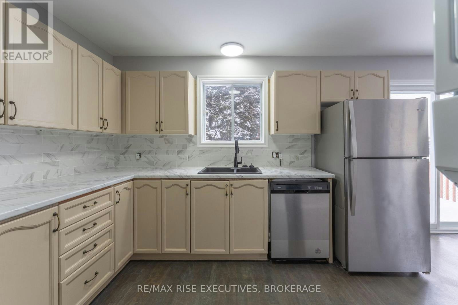 1-312 Waterloo Drive, Kingston, ON, K7M 8P3 - 5