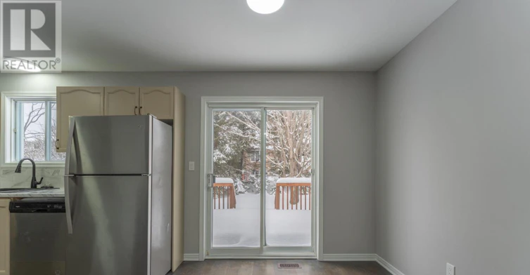 1-312 Waterloo Drive, Kingston, ON, K7M 8P3 - 9