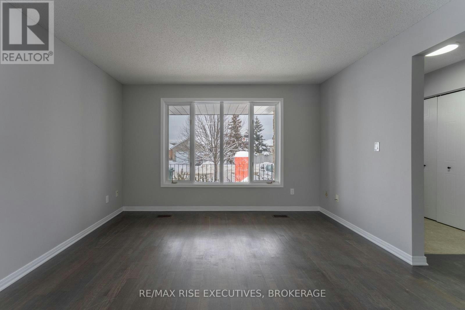 1-312 Waterloo Drive, Kingston, ON, K7M 8P3 - 2