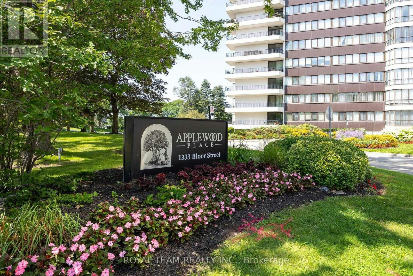 2004-1333 Bloor Street, Mississauga, ON, L4Y 3T6