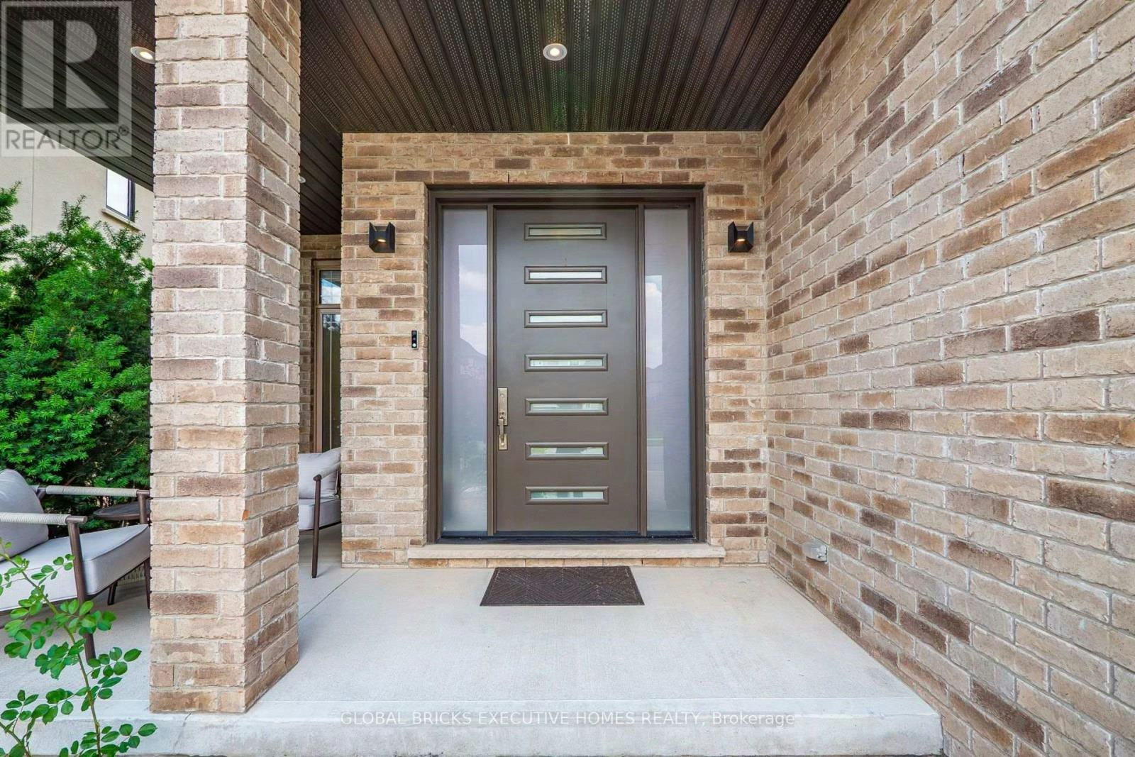 56 Valleyscape Drive, Kitchener, ON, N2P 0G3 - 3