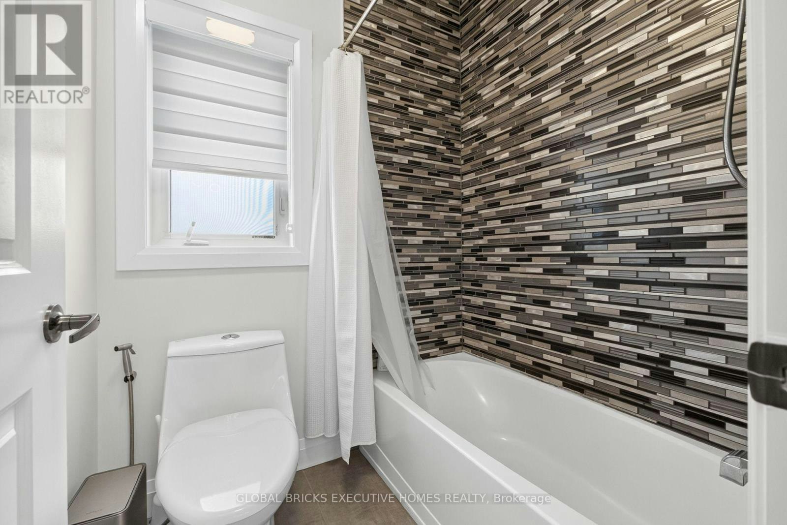 56 Valleyscape Drive, Kitchener, ON, N2P 0G3 - 36