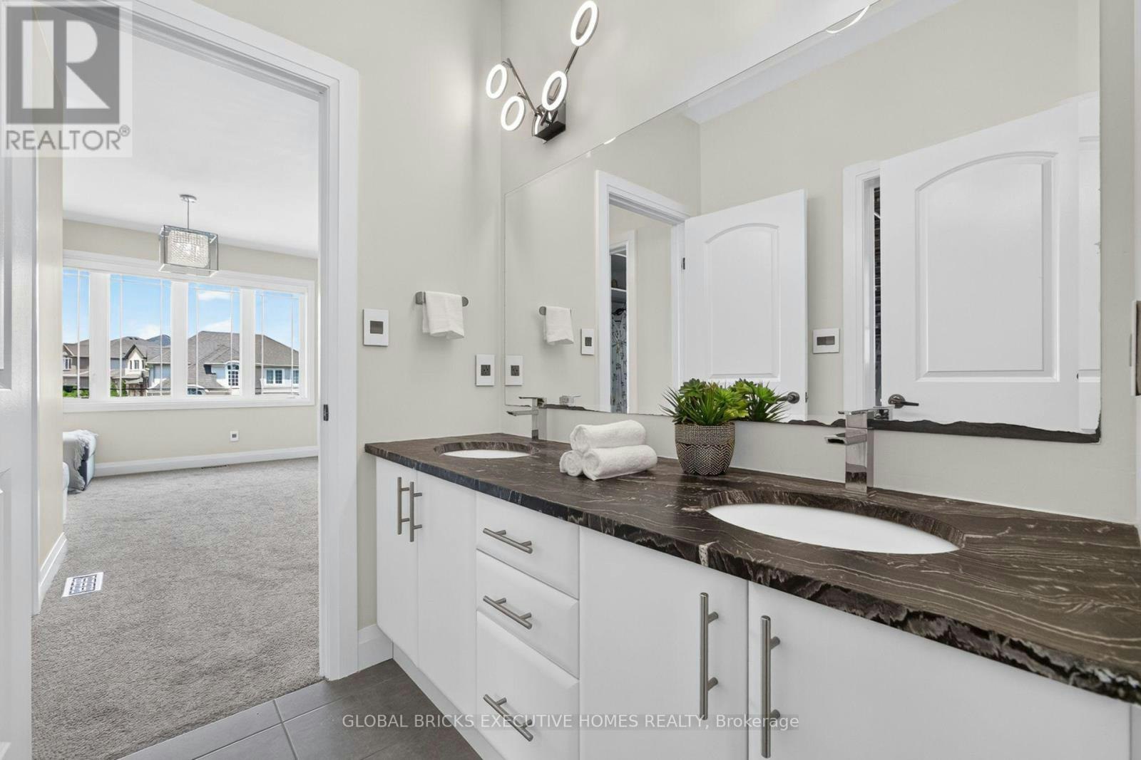 56 Valleyscape Drive, Kitchener, ON, N2P 0G3 - 35