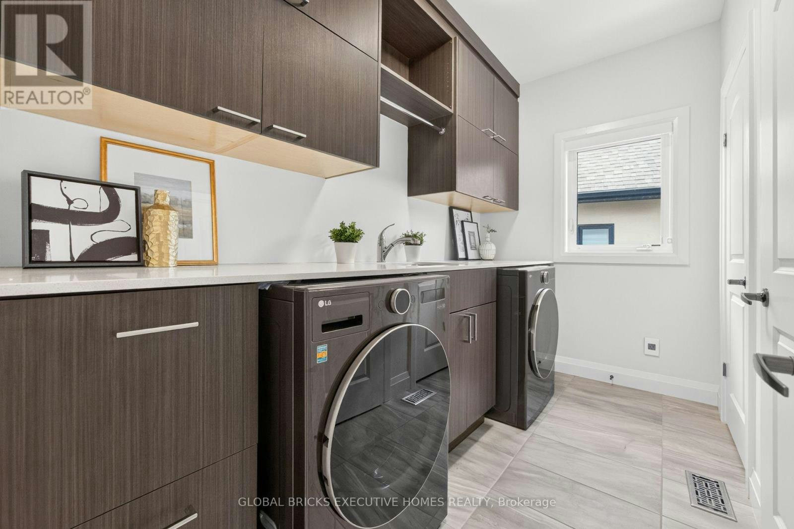 56 Valleyscape Drive, Kitchener, ON, N2P 0G3 - 39