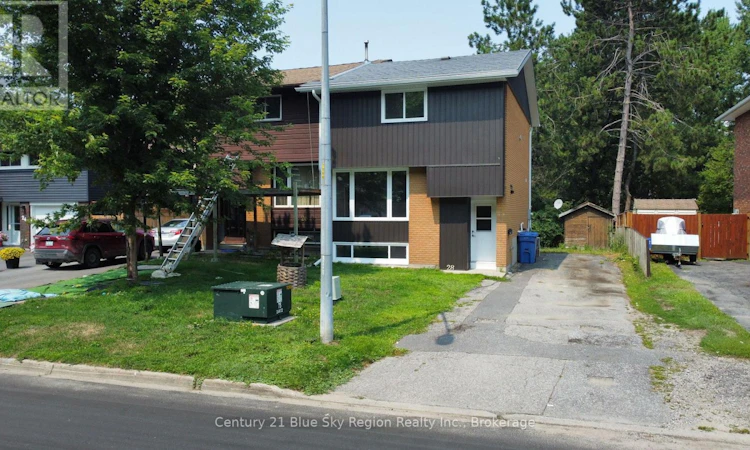 28 Lovell Avenue