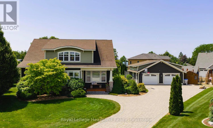 24 Thimbleweed Drive