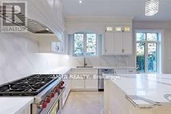 6 Daniel Cozens Court, Toronto, ON, M2R 0A7 - 9