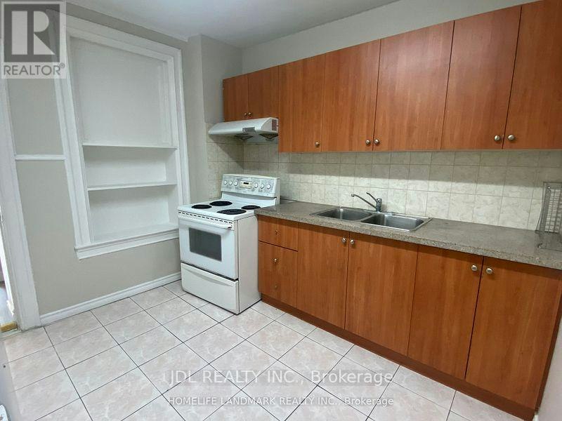 MAIN FLOOR-593 Bathurst Street, Toronto, ON, M5S 2P8 - 2
