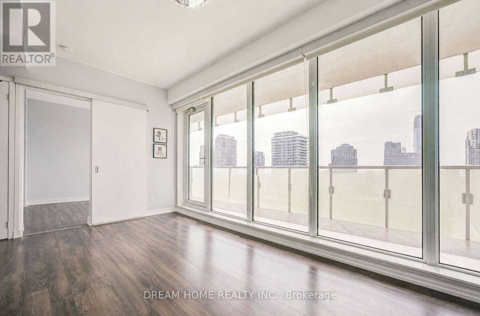 3109-197 Yonge Street, Toronto, ON, M5B 1M4 - 2