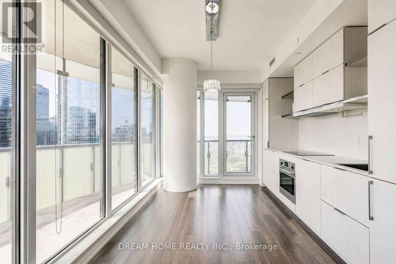 3109-197 Yonge Street, Toronto, ON, M5B 1M4 - 3