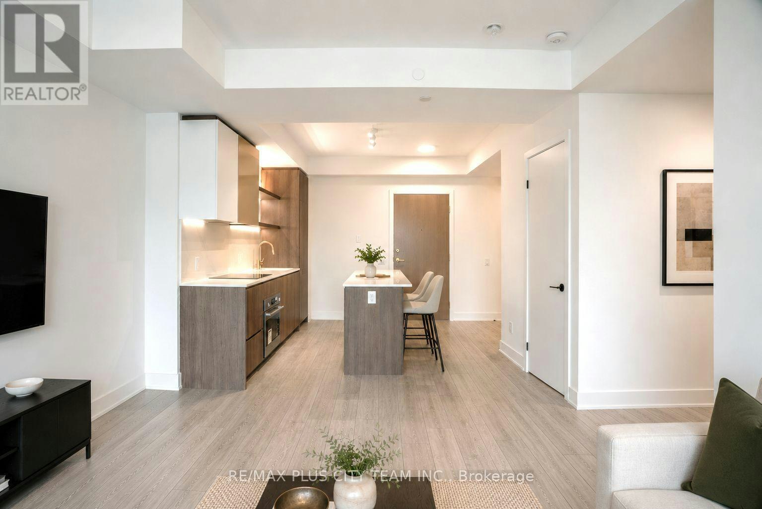 303-1285 Queen Street E, Toronto, ON, M4L 0B6 - 7