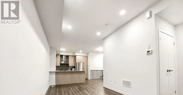 TH 351-100 Honeycrisp Crescent, Vaughan, ON, L4K 0N7 - 3