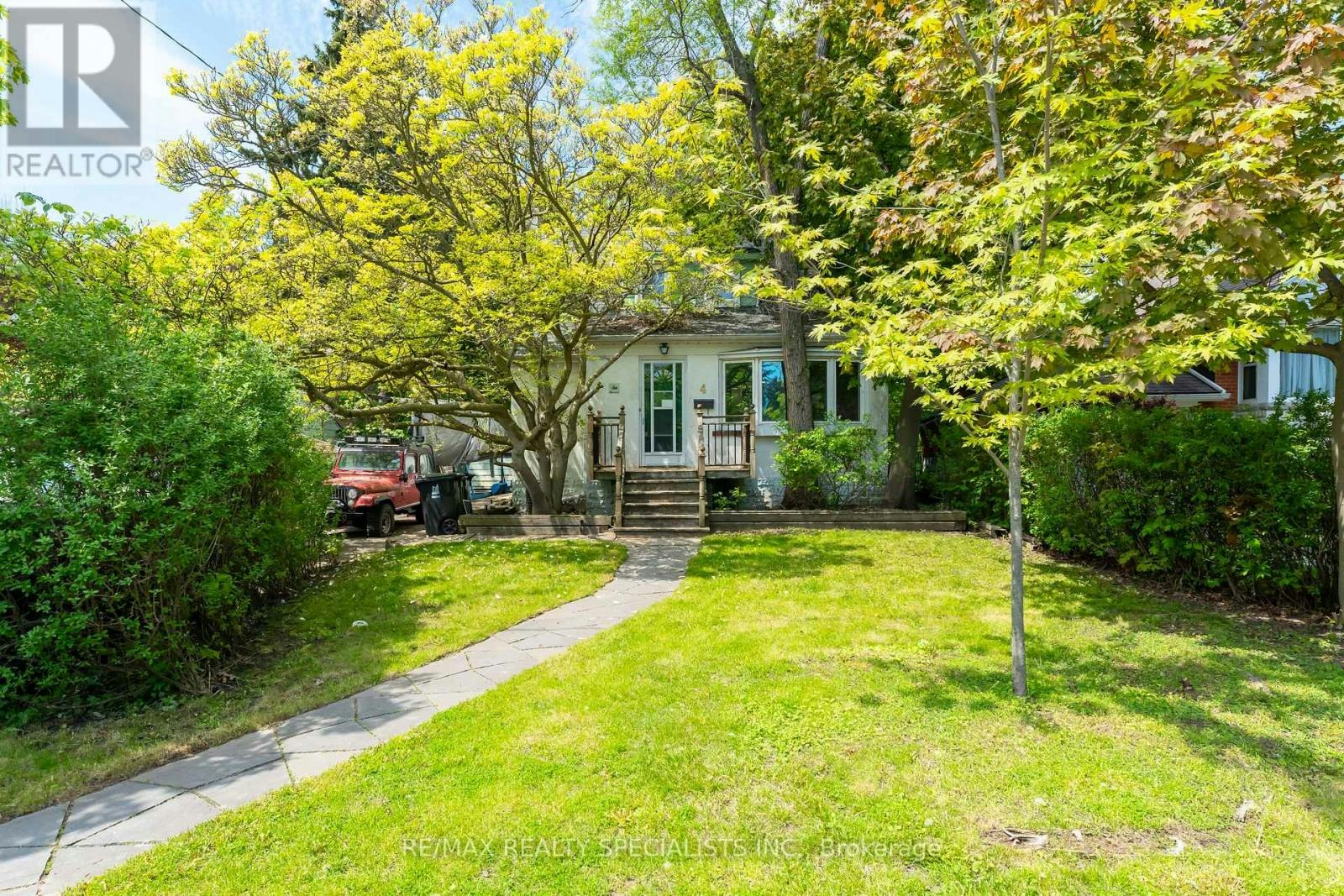 4 Elton Crescent, Toronto, ON, M8W 2X8