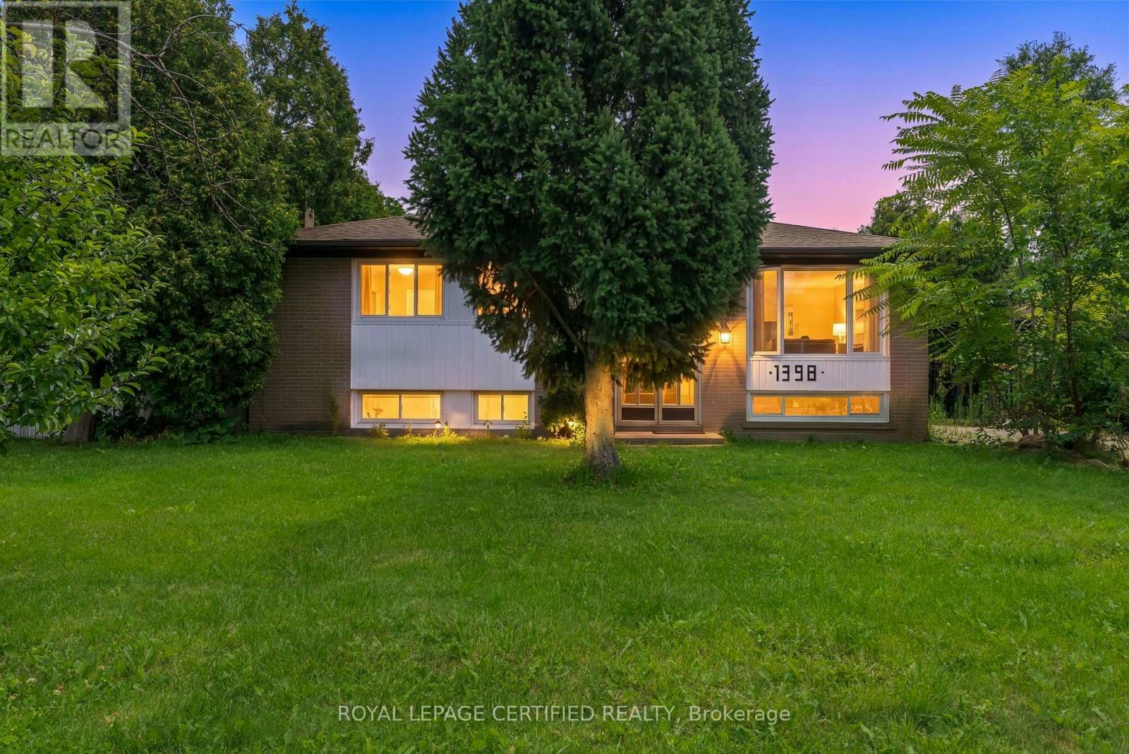 1398 Rebecca Street, Oakville, ON, L6L 1Z5