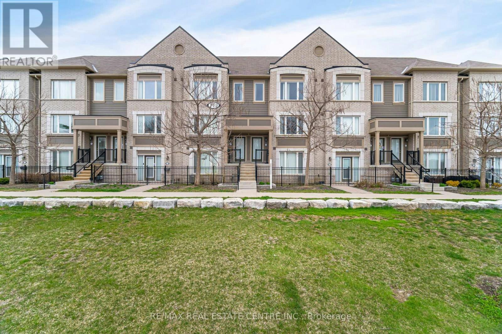 99-1 Beckenrose Court, Brampton, ON, L6Y 6G2