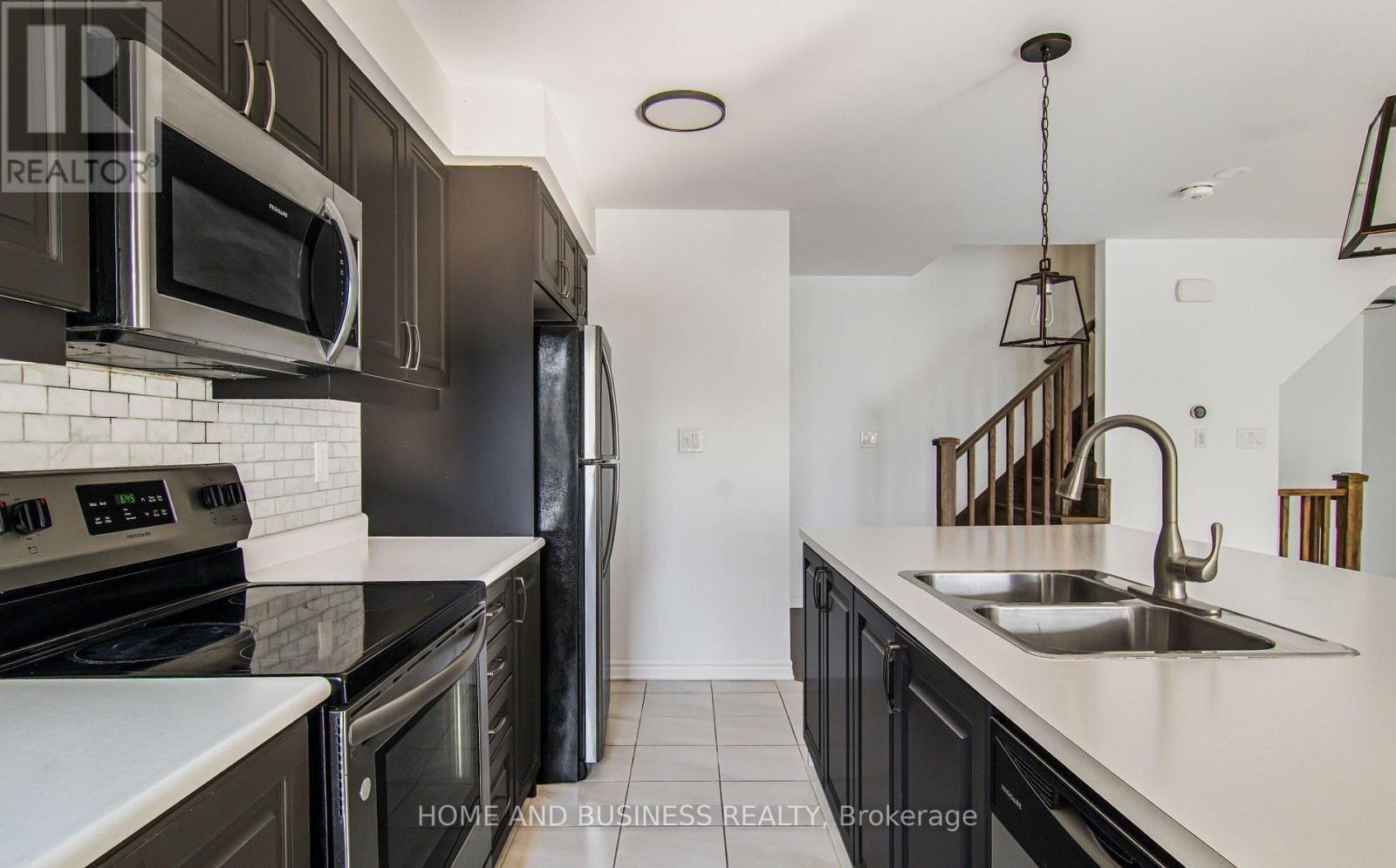 1135 Duignan Crescent, Milton, ON, L9E 1C3 - 11