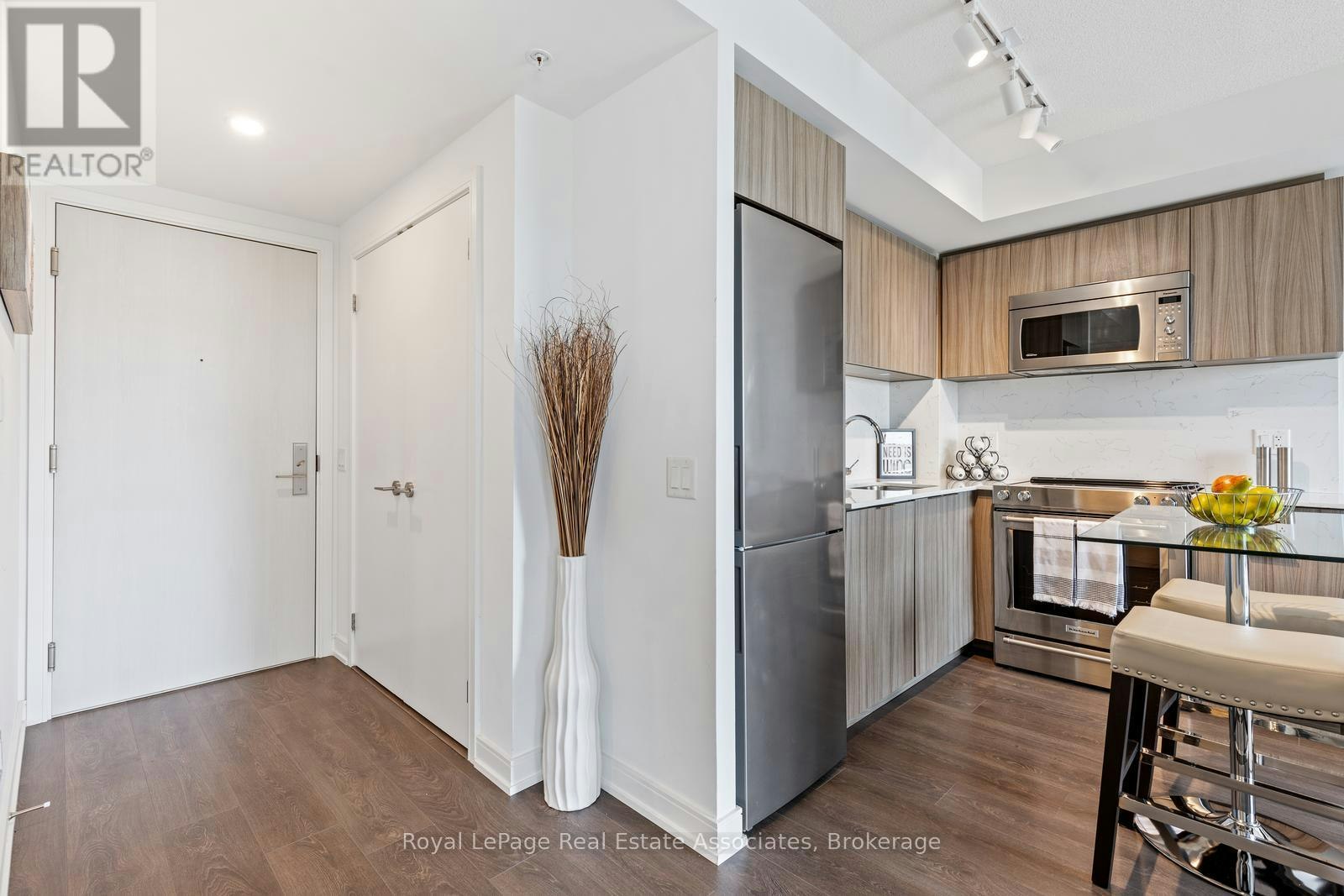 1403-30 Samuel Wood Way, Toronto, ON, M9B 0C9