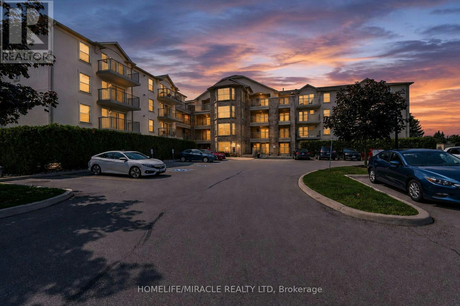 305-1490 Bishops Gate, Oakville, ON, L6M 4N3