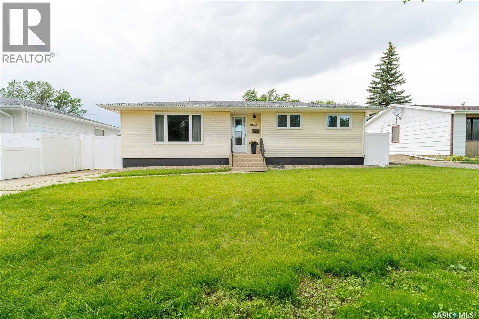 1048 11th Avenue NW, Moose Jaw, SK, S6H 4L5