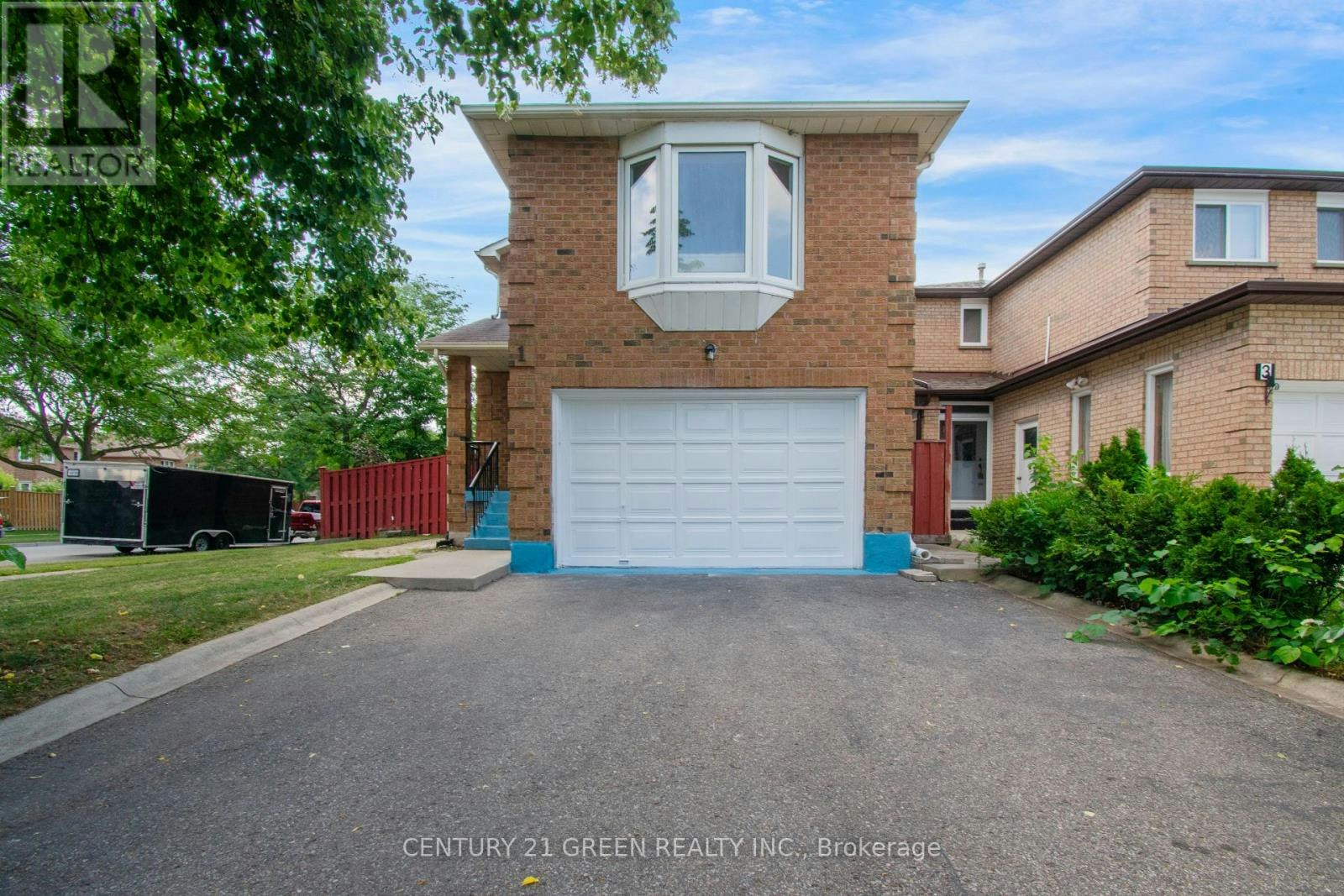 1 Candy Crescent, Brampton, ON, L6X 3T8