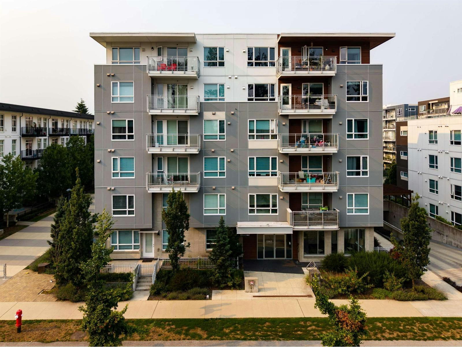 218-13963 105 Boulevard, Surrey, BC, V3T 0M9