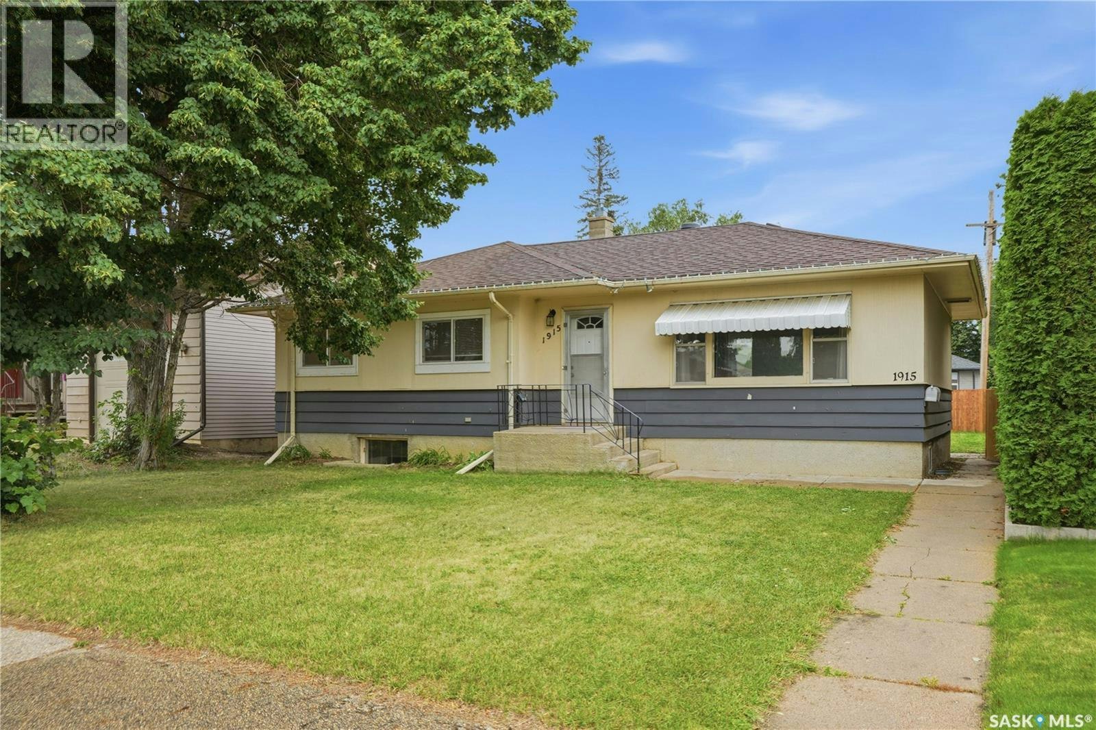 1915 Dufferin Avenue, Saskatoon, SK, S7J 1B6