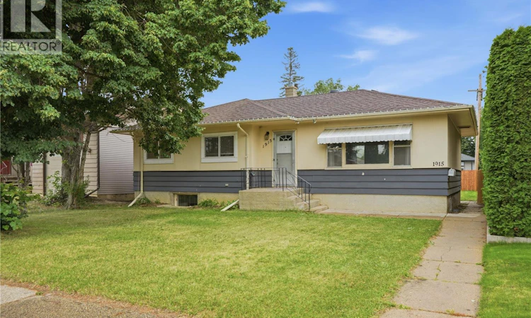 1915 Dufferin Avenue