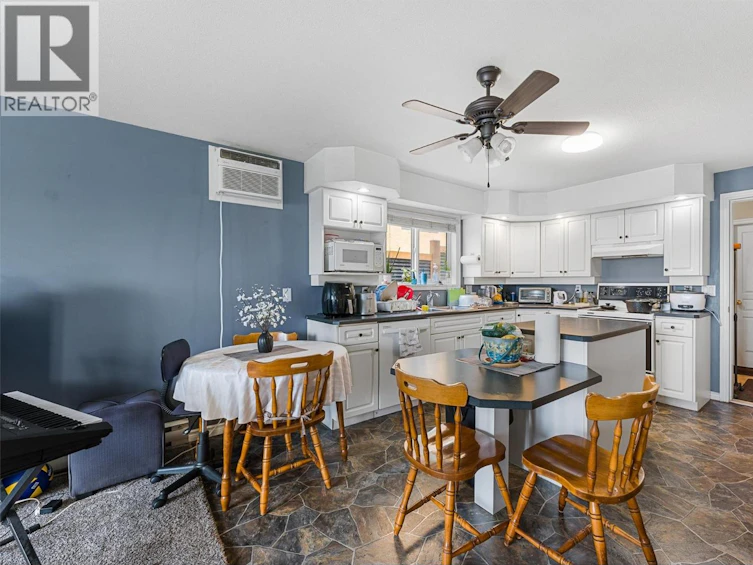 1412 Lawrence Avenue, Kelowna, BC, V1Y 6M8 - 23