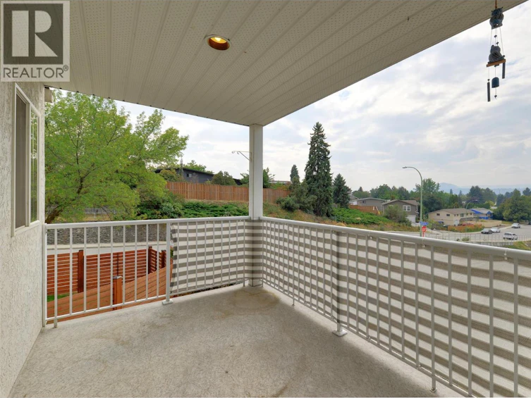 1412 Lawrence Avenue, Kelowna, BC, V1Y 6M8 - 10