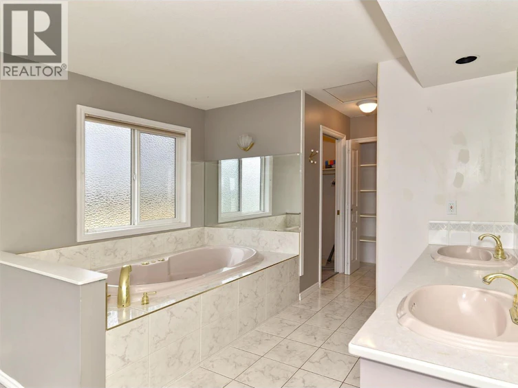 1412 Lawrence Avenue, Kelowna, BC, V1Y 6M8 - 14