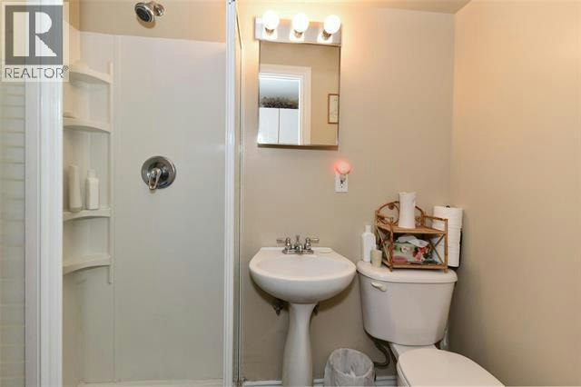 1412 Lawrence Avenue, Kelowna, BC, V1Y 6M8 - 28