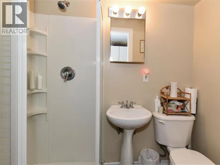 1412 Lawrence Avenue, Kelowna, BC, V1Y 6M8 - 28