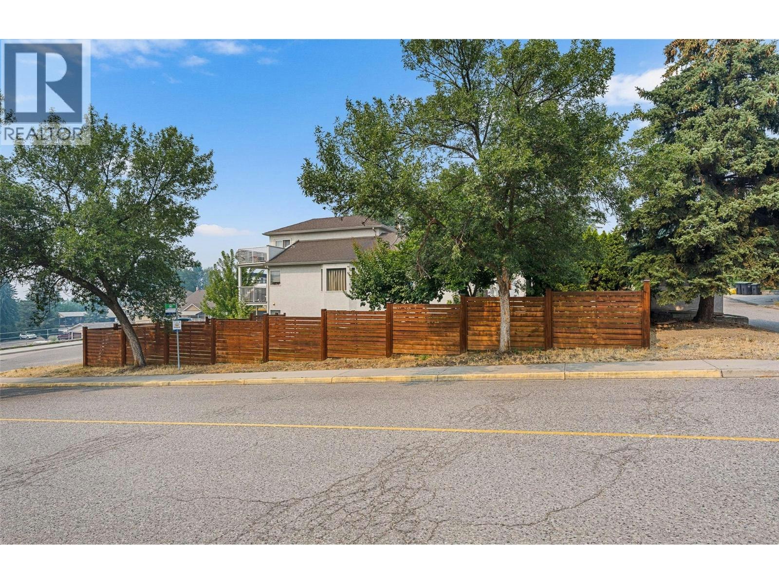 1412 Lawrence Avenue, Kelowna, BC, V1Y 6M8 - 31