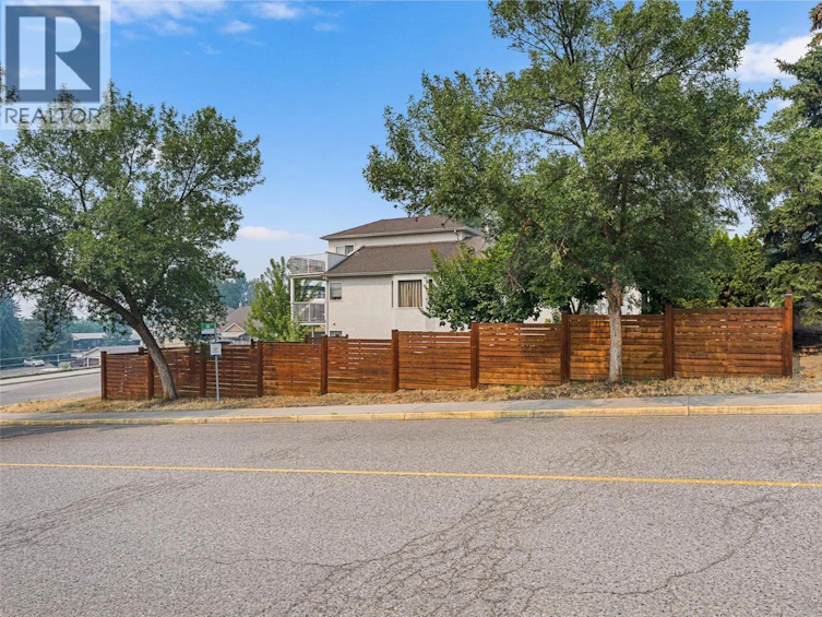 1412 Lawrence Avenue, Kelowna, BC, V1Y 6M8 - 31