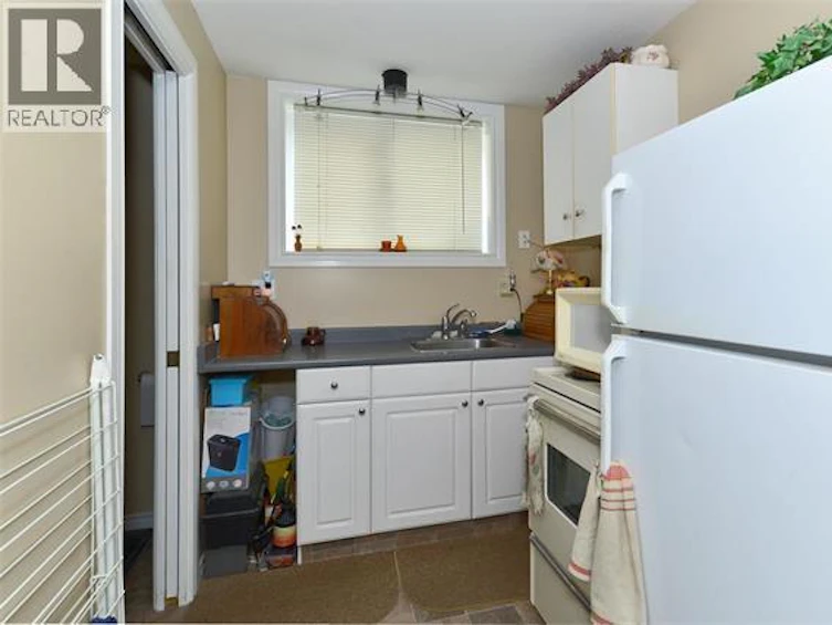 1412 Lawrence Avenue, Kelowna, BC, V1Y 6M8 - 27