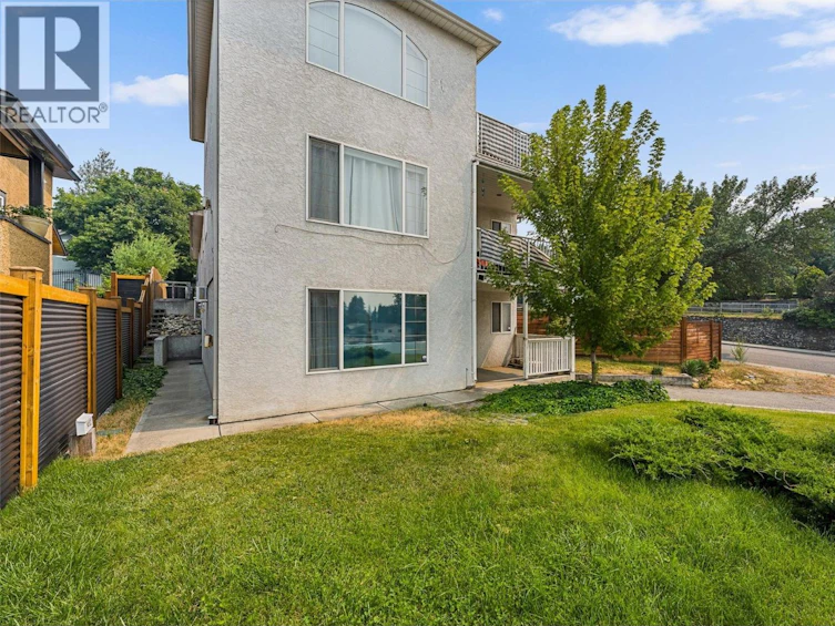 1412 Lawrence Avenue, Kelowna, BC, V1Y 6M8 - 3