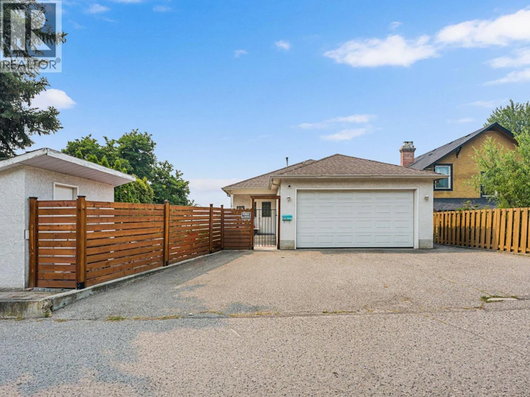 1412 Lawrence Avenue, Kelowna, BC, V1Y 6M8 - 2