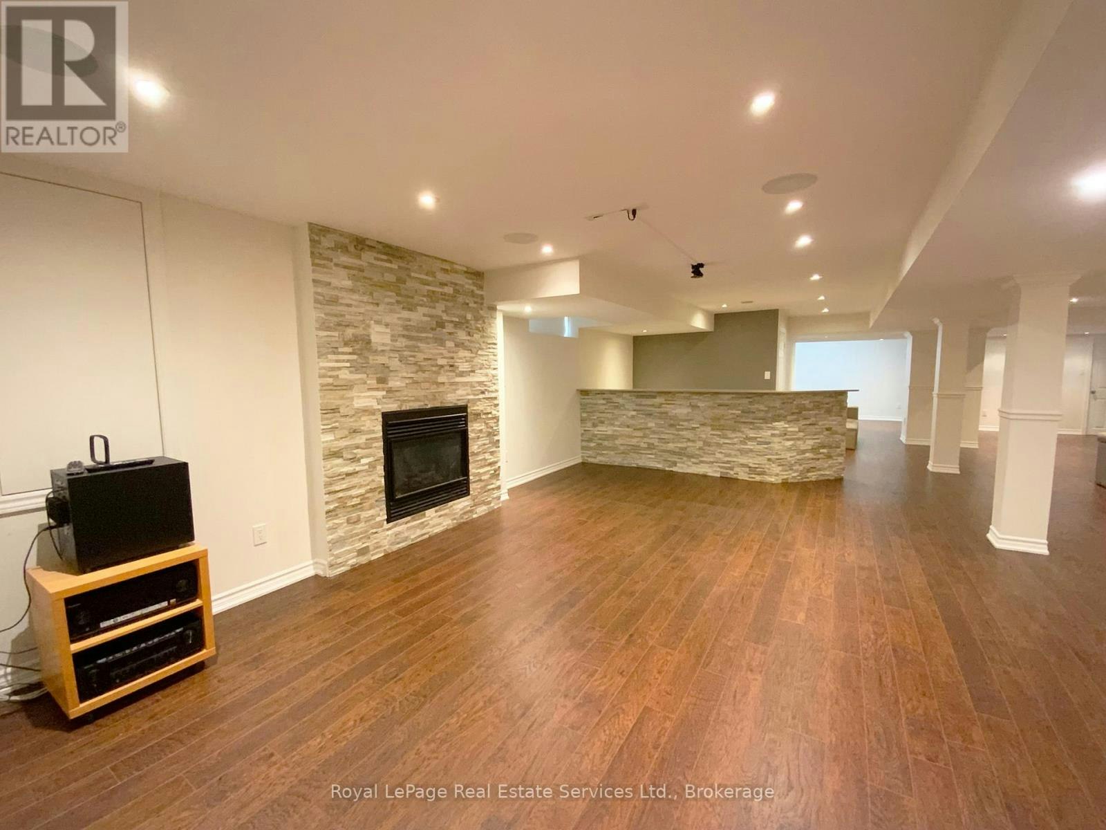 3385 Liptay Avenue, Oakville, ON, L6M 0M8 - 36